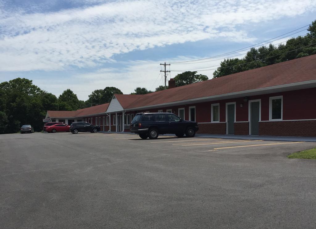Budget Inn Mount Airy Екстериор снимка